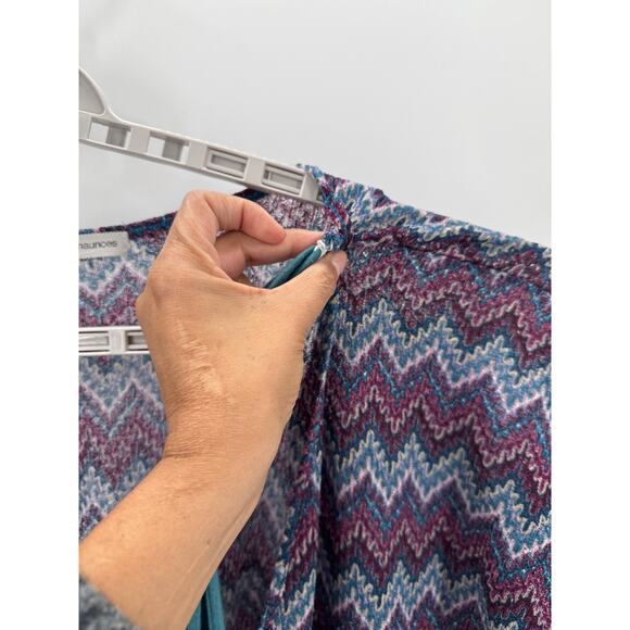 Maurices True Y2K  kimono-style top chevron pattern with teal attached tank top - Picture 4 of 7